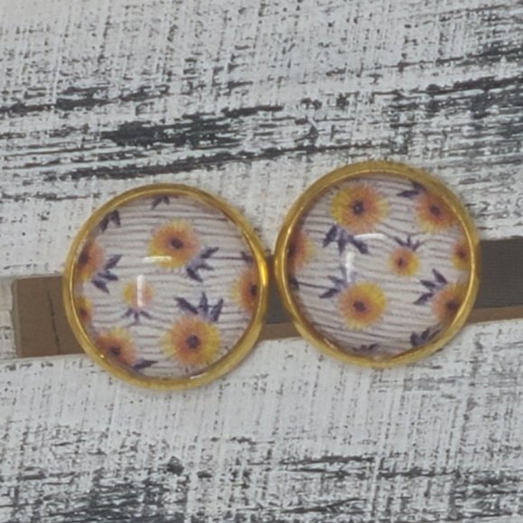 Earrings - Picture 1 of 16